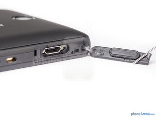 Sony-Xperia-ZR-Review-011.jpg