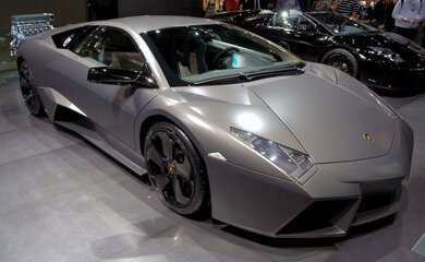 Lamborghini_Revent%C3%B3n.jpg